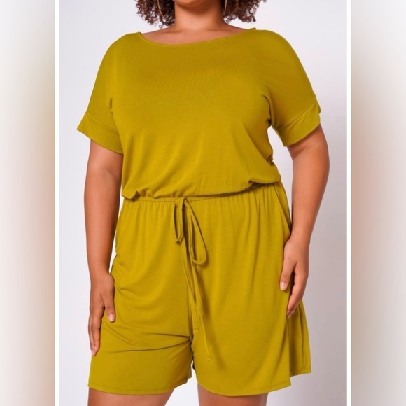 Plus Size Women’s Romper - Picture 2 of 6